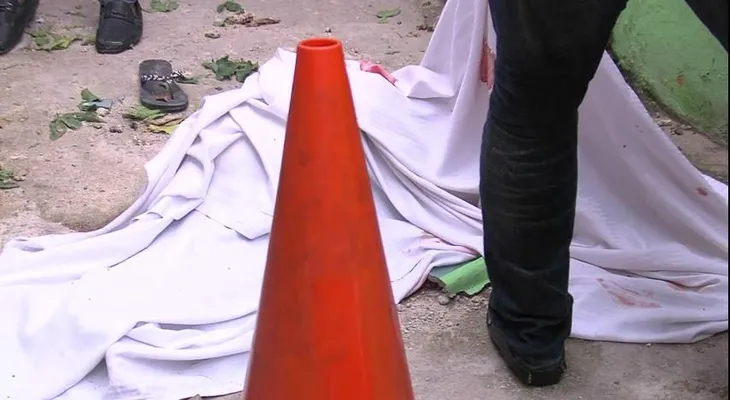 Muere niño al caerle encima una pared en sector Los Ríos