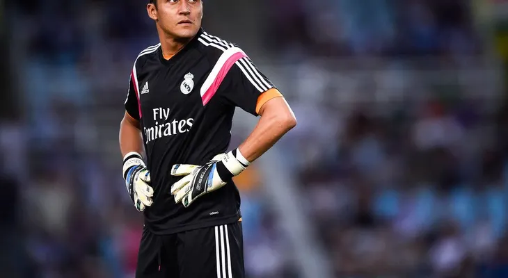 Keylor Navas asombra en España por su habilidad con el trompo y la bachata