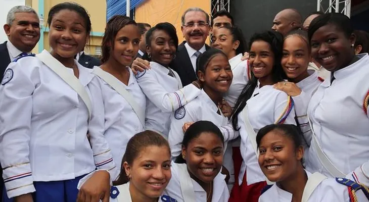 Presidente Medina pospone inauguración de escuelas hoy por lluvia