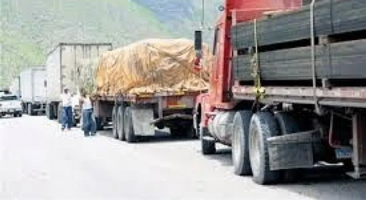 Solo ocho patanas de RD pasan hacia Haití en primer día de veda