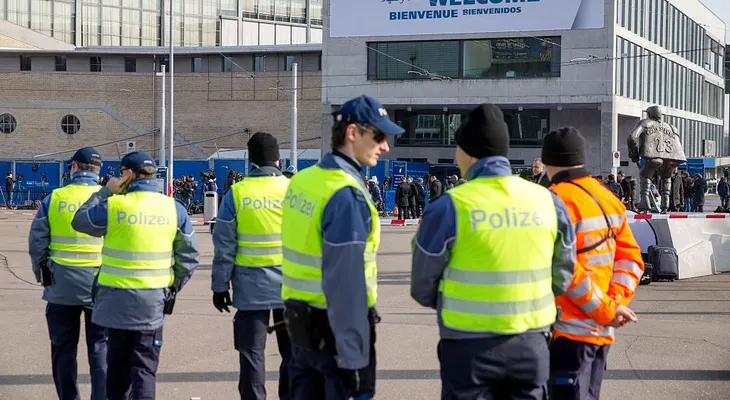 Policía de Suiza allana sede de la UEFA por caso de Los papeles de Panamá