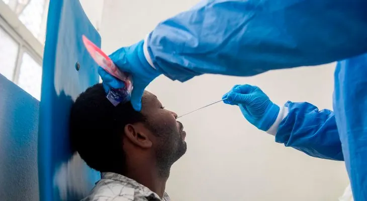 Los países que confiaron en vacunas chinas, ahora están experimentando rebrotes de coronavirus