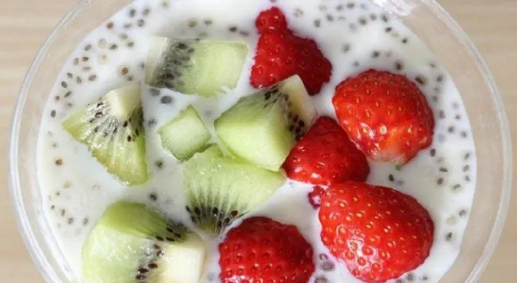 ¿Por qué combinar frutas con yogurt es beneficioso para tu salud?