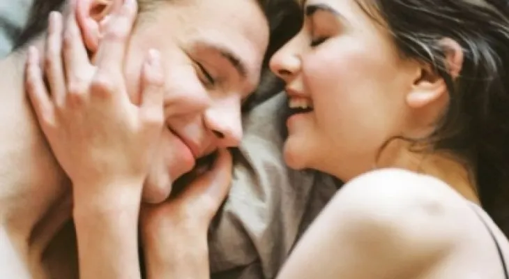 Como decirle lo que quieres que te haga en la cama