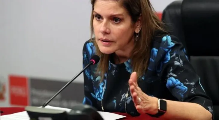 La primera ministra de Perú estalla en llantos al recibir a padres de niña violada y asesinada