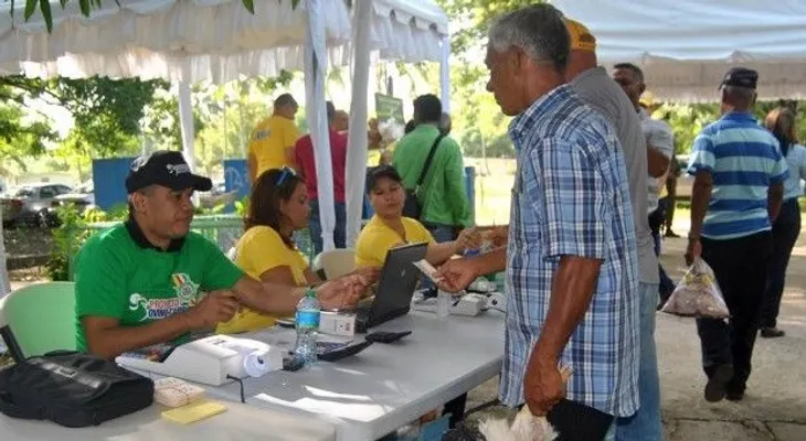 Ejército oferta más de 13 mil libras de pollo de su granja