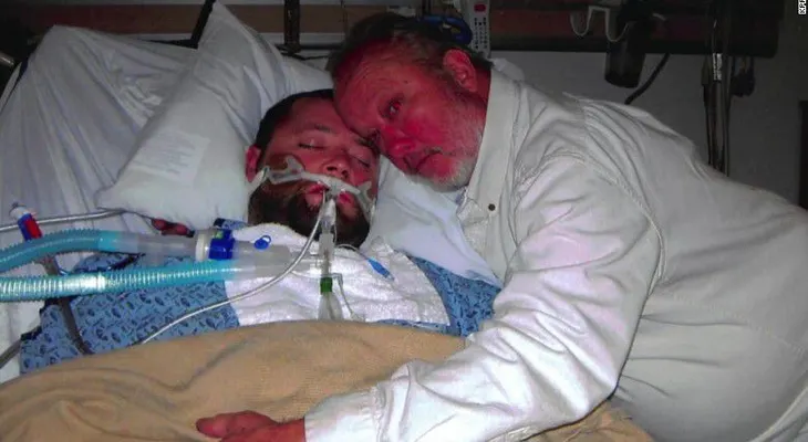 El testimonio de un padre que salvó a su hijo después de que médicos le diagnosticaran muerte cerebral