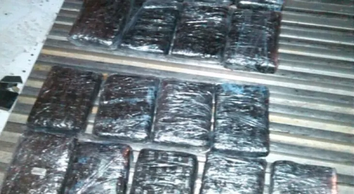 Policía apresa dos hombres con 11 kilos de cocaína en Mao