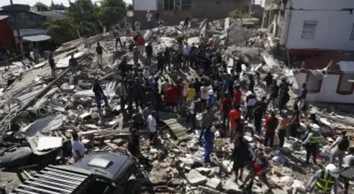 Terremoto de magnitud 7,4 en Colombia deja 111 muertos y decenas de heridos