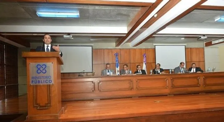 Jueces y juristas analizan novedades introducidas en nuevo Código Penal