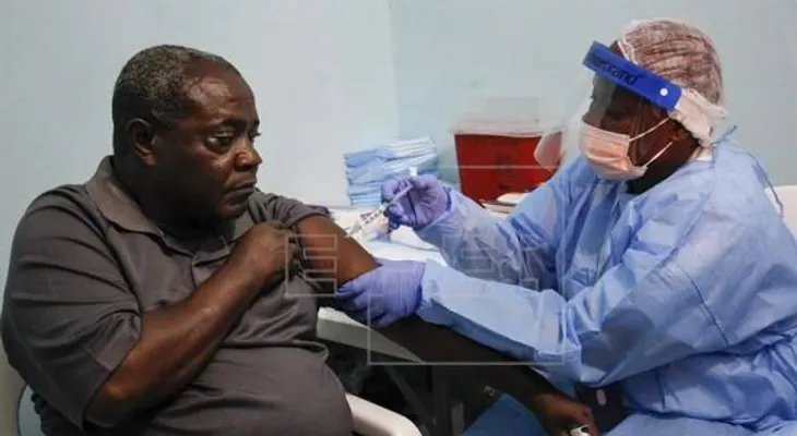 El virus del ébola puede durar en el semen hasta 18 meses, según un estudio