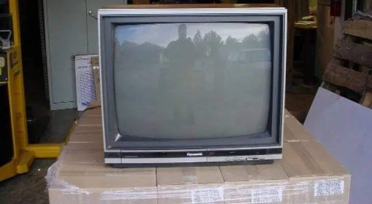 Hombre acusado de robar tv en 1989 se entrega a la policía