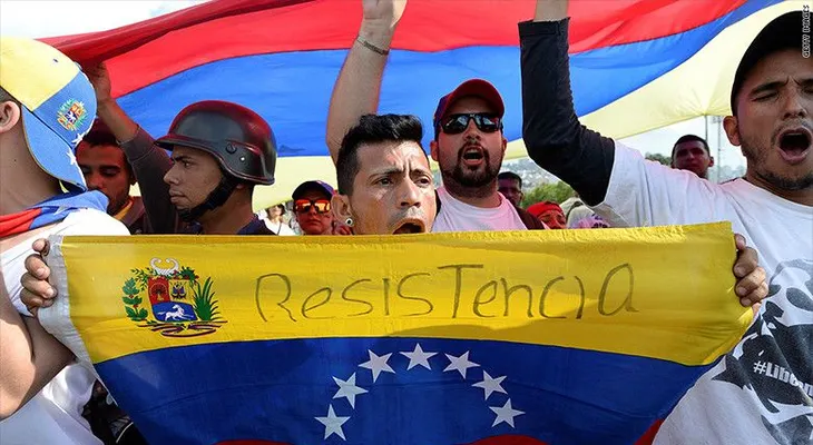 Venezuela: entre la tensión de las protestas y una economía que se hunde en "profunda crisis"