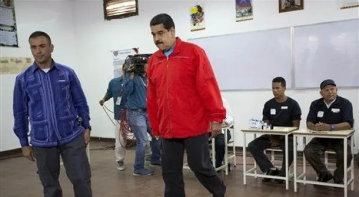 Maduro ante el reto de reinventarse tras derrota electoral