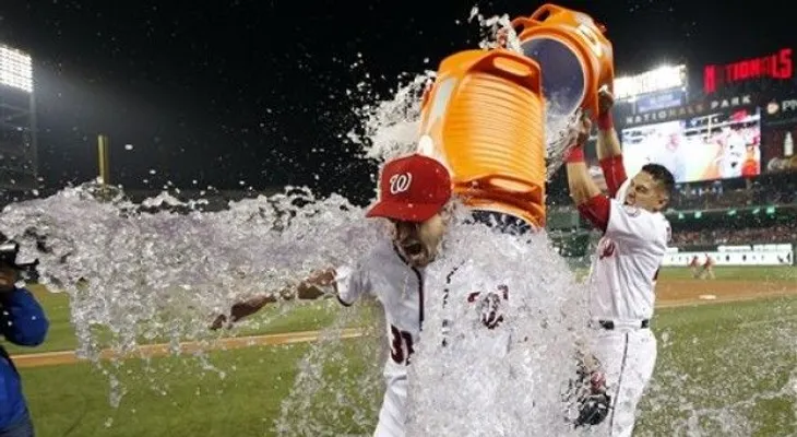 Scherzer poncha a 20 en un juego y empata marca en triunfo de Nacionales