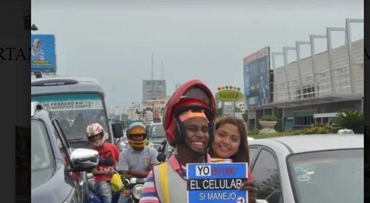 AMET advierte a conductores uso de celulares es una acción "muy peligrosa".