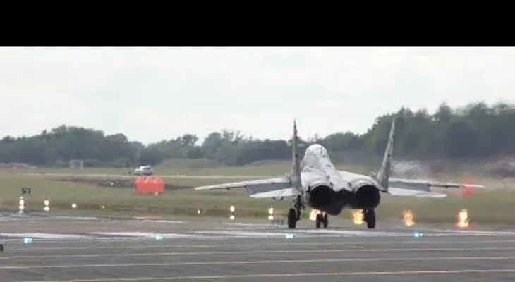 Video: Asombrosa maniobra de un MiG-29 que asciende en vertical luego de despegar