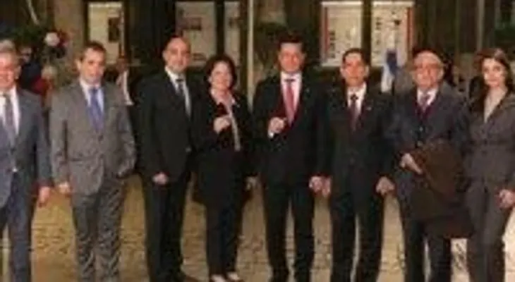 Alcaldía de Viena vibra a nivel de ritmos latinos, Ron, Cigarros, Café y Casabe Dominicano