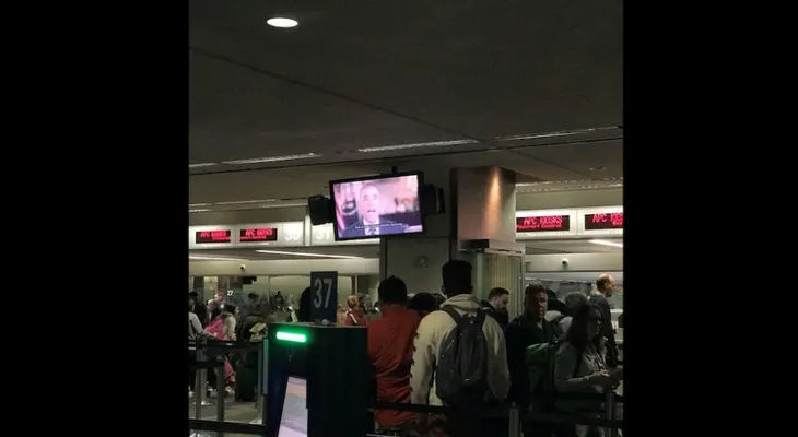 Fallo informático deja a miles de aeropuertos atrapados en aeropuertos de EE.UU.