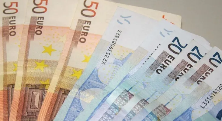 Los billetes en euros no tienen riesgo de infección por coronavirus