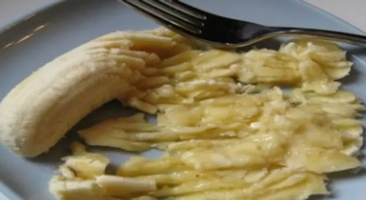 Aplasta una banana (guineo) y ponle estos 2 ingredientes: ¡Nunca más volverá a toser!