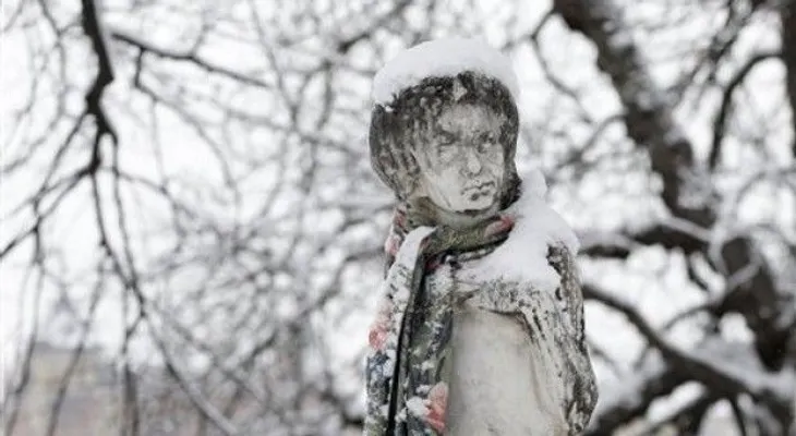 Tormentas de nieve azotan Europa del Este y causan estragos