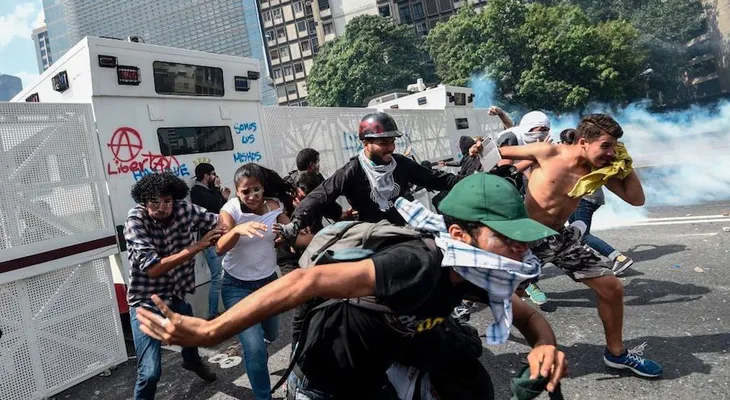 Oposición exige renuncia de defensor del pueblo en Venezuela