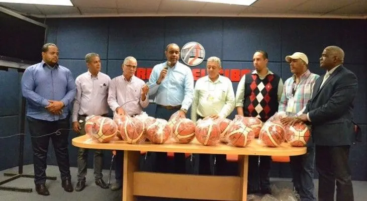 Inefi y Abasaca suscriben acuerdo para torneo superior de baloncesto