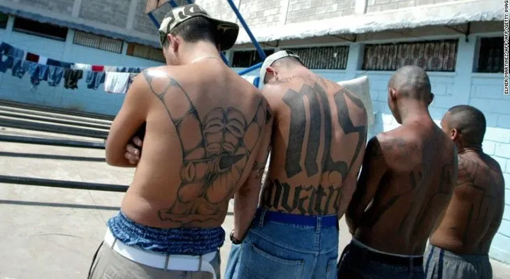 MS-13, la violenta pandilla transnacional que está en el radar del FBI