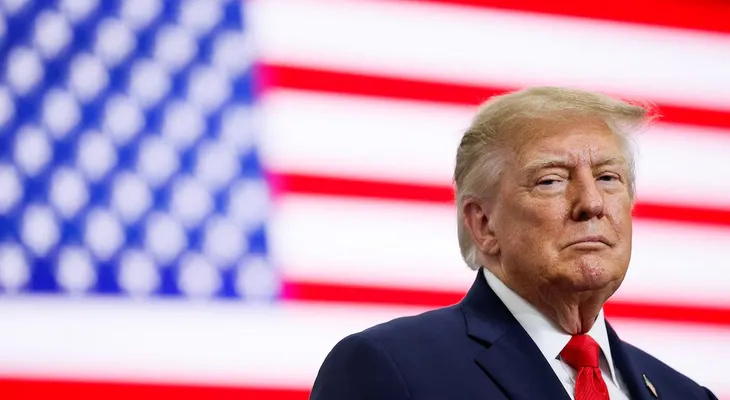 Trump dice que la guerra con Irán "terminará pronto" y garantiza que Teherán no obtendrá un arma nuclear