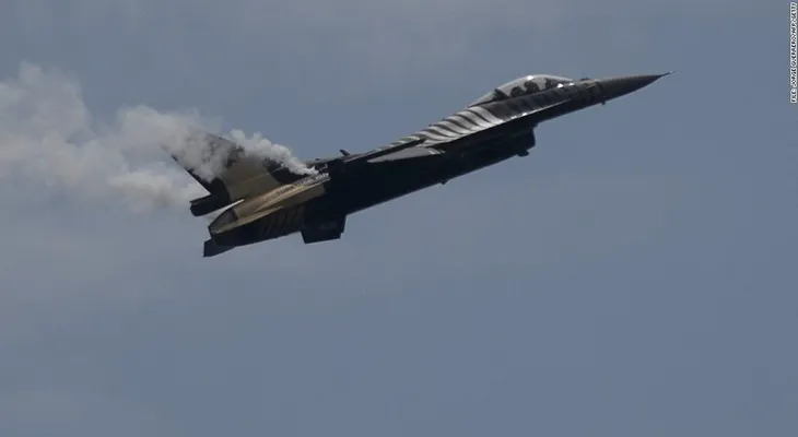 Ejército de Turquía ataca 15 posiciones de ISIS en Siria