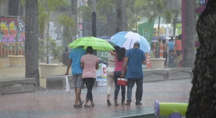 Las lluvias seguirán hasta el jueves y continuará sensación calurosa 