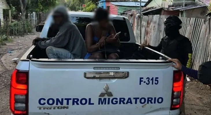 Detienen a 1,216 extranjeros irregulares y deportan a 1,042 en un día