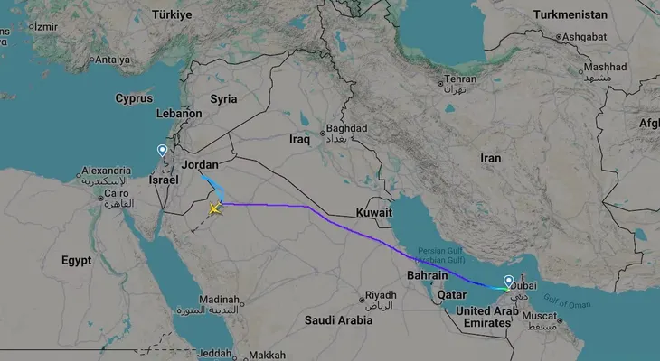 Pasajeros relatan el caos a bordo de un vuelo de flydubai que aterrizó de emergencia en Arabia Saudita