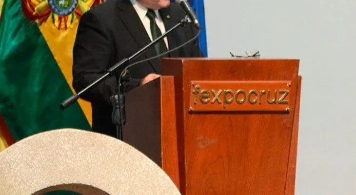 De cumbre, racismo y persecuciones