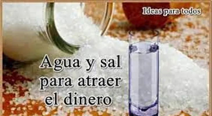 Lavarte las manos con agua de sal, un remedio mágico para atraer el dinero y evitar enfermedades