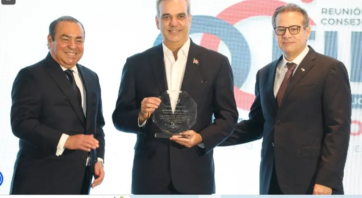 Abinader valora aportes del sector construcción al desarrollo económico en RD