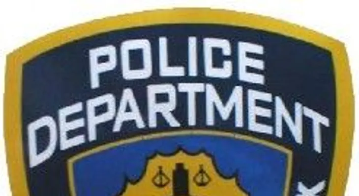 Policía NY persigue cuatro sospechosos por atraco en vecindario criollo
