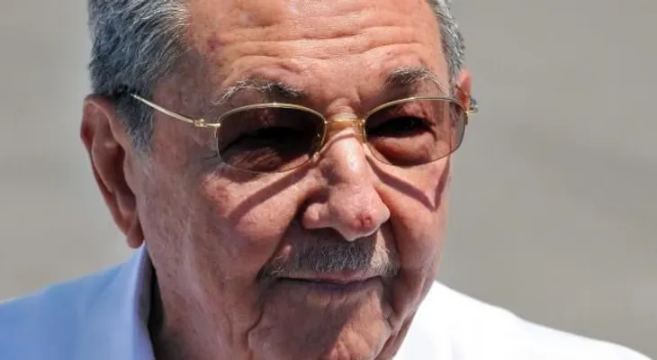 Raúl Castro destituye al ministro de Cultura