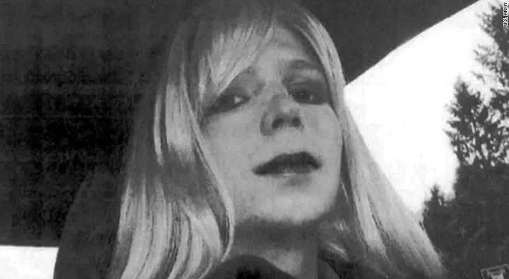 Trump califica a Chelsea Manning de "traidora desagradecida" por criticar a Obama