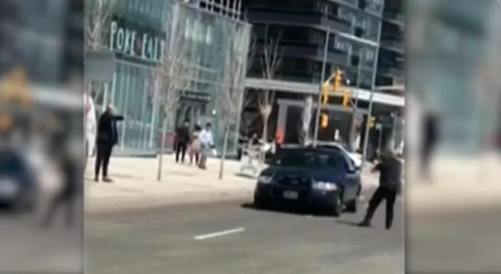â??¡Dispáreme en la cabeza!â? gritó el sospechoso del atropellamiento en Toronto, pero el policía hizo esto