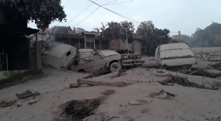 Volcán de Fuego de Guatemala concluye erupción con saldo de 25 muertos