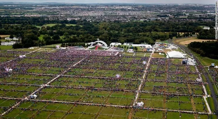Francisco en Irlanda: fotos aéreas muestran menos asistentes de los esperados a la misa papal