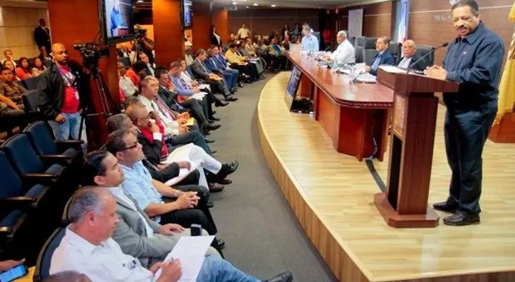 La JCE emplaza a siete partidos a cumplir la cuota femenina