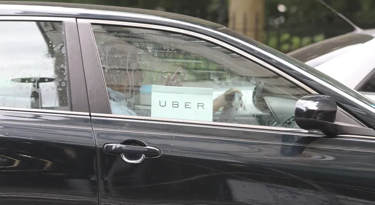  Taxista de Uber usaba su auto para entregar heroína