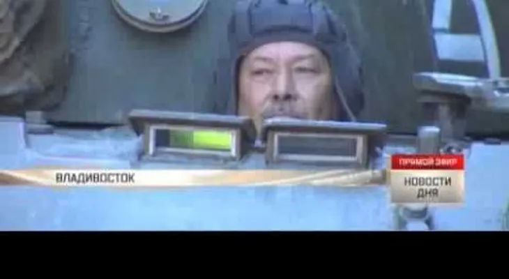 Un atleta ruso mueve un tanque de 37 toneladas