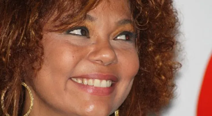 Cheddy García insiste El Boli la acosa fuera de las cámaras