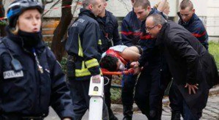 Identifican a dos responsable del ataque en París