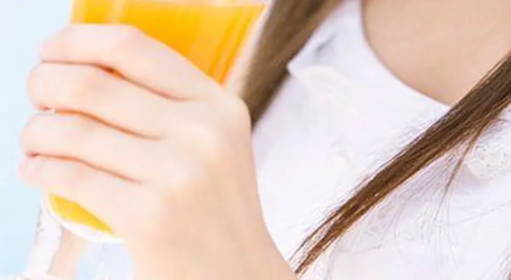 6 bebidas que alivian el dolor de garganta