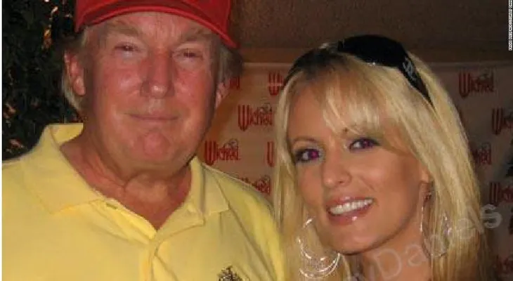 Stormy Daniels dice que la amenazaron para que no revelara romance con Trump